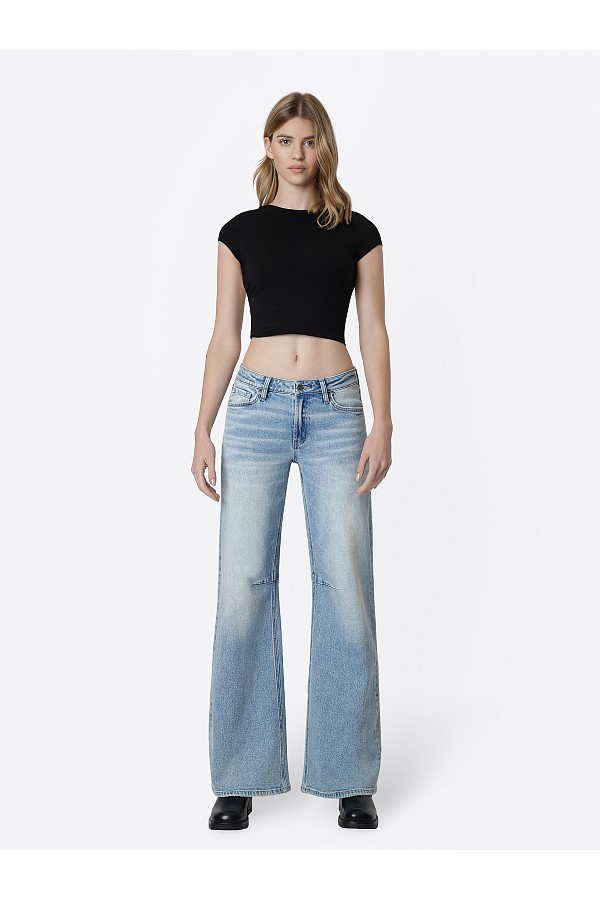 LOW RISE FULL LENGTH LIGHT WASH WID...