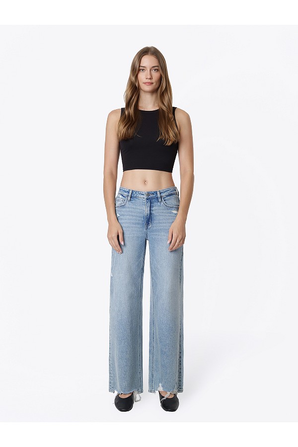 HIGH RISE LIGHT WASH DESTRUCTED HEM...